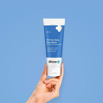The Derma Co Oil-Free Daily Face Wash With Hyaluronic Acid, Glycolic Acid & Multivitamins for Clear & Hydrated Skin - 100ml