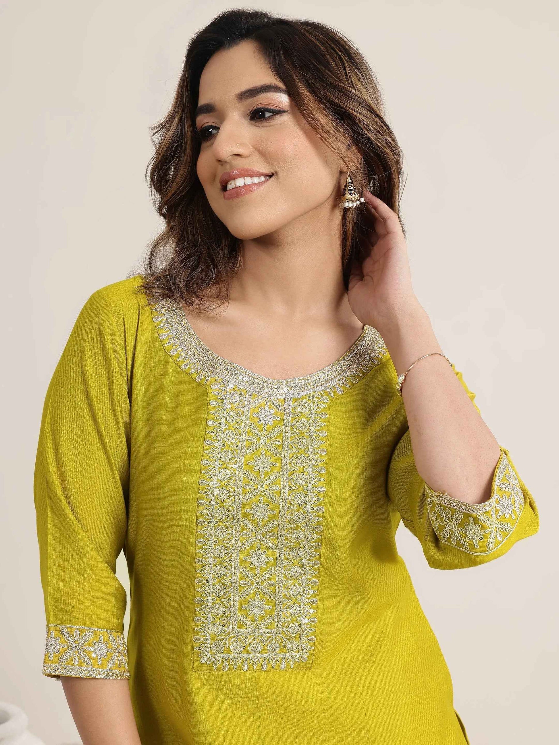 Green Yoke Design Silk Blend Straight Suit Set With Dupatta