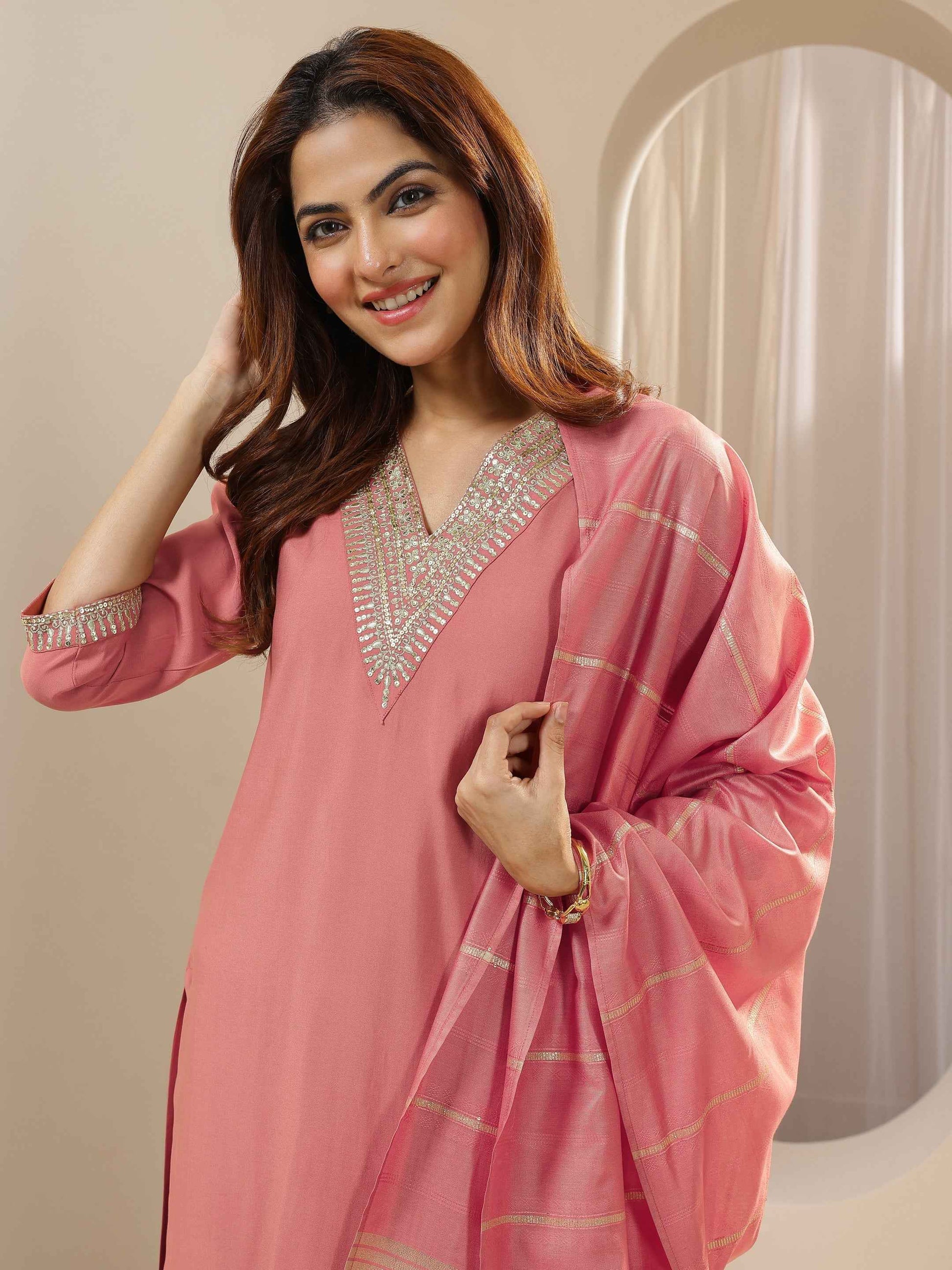Peach Embroidered Silk Blend Straight Suit Sets With Dupatta