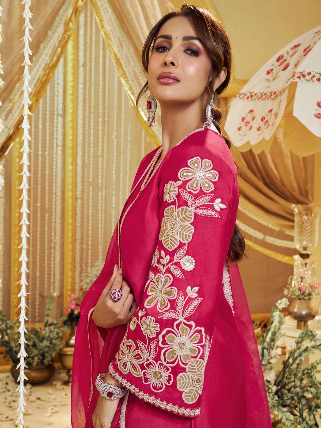 Women Floral Embroidered Thread Work Kurta With Trousers & Dupatta