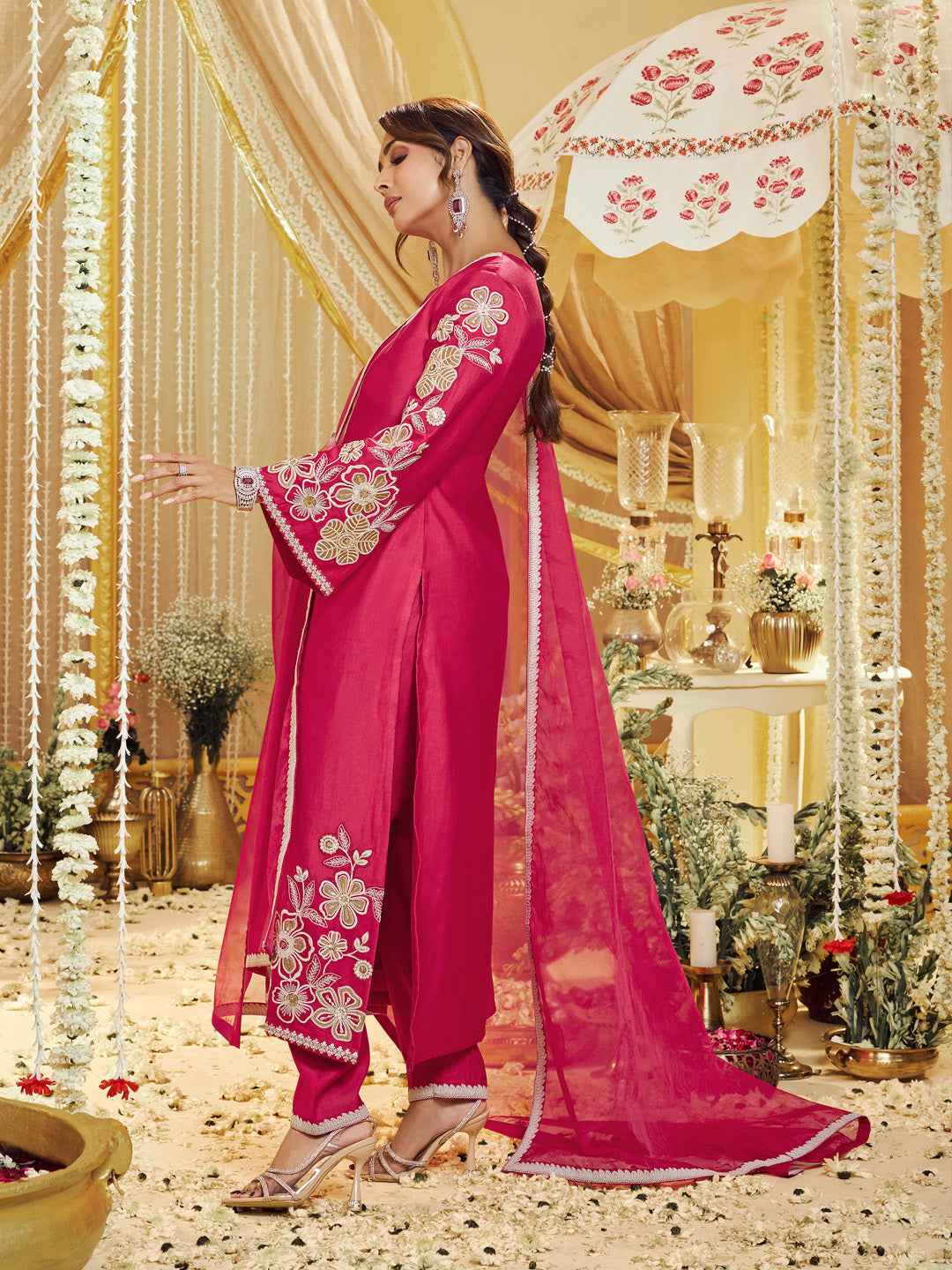 Women Floral Embroidered Thread Work Kurta With Trousers & Dupatta