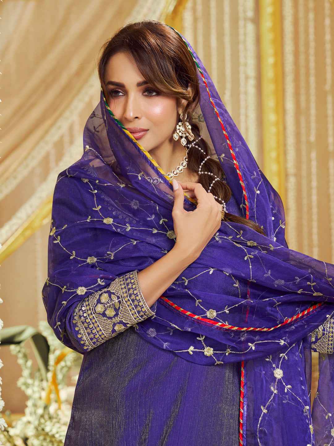 Women Floral Embroidered Regular Kurta with Palazzos & With Dupatta