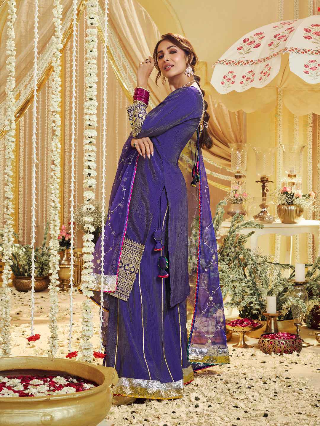 Women Floral Embroidered Regular Kurta with Palazzos & With Dupatta