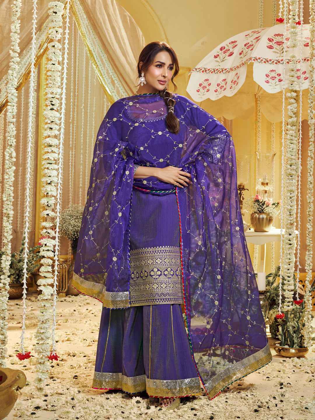 Women Floral Embroidered Regular Kurta with Palazzos & With Dupatta