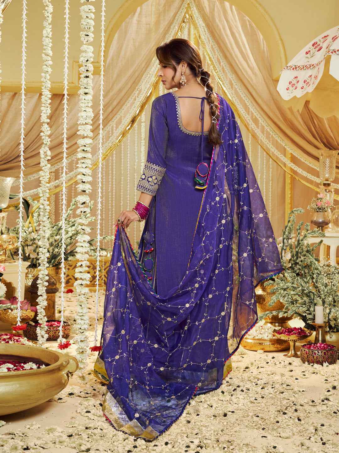 Women Floral Embroidered Regular Kurta with Palazzos & With Dupatta