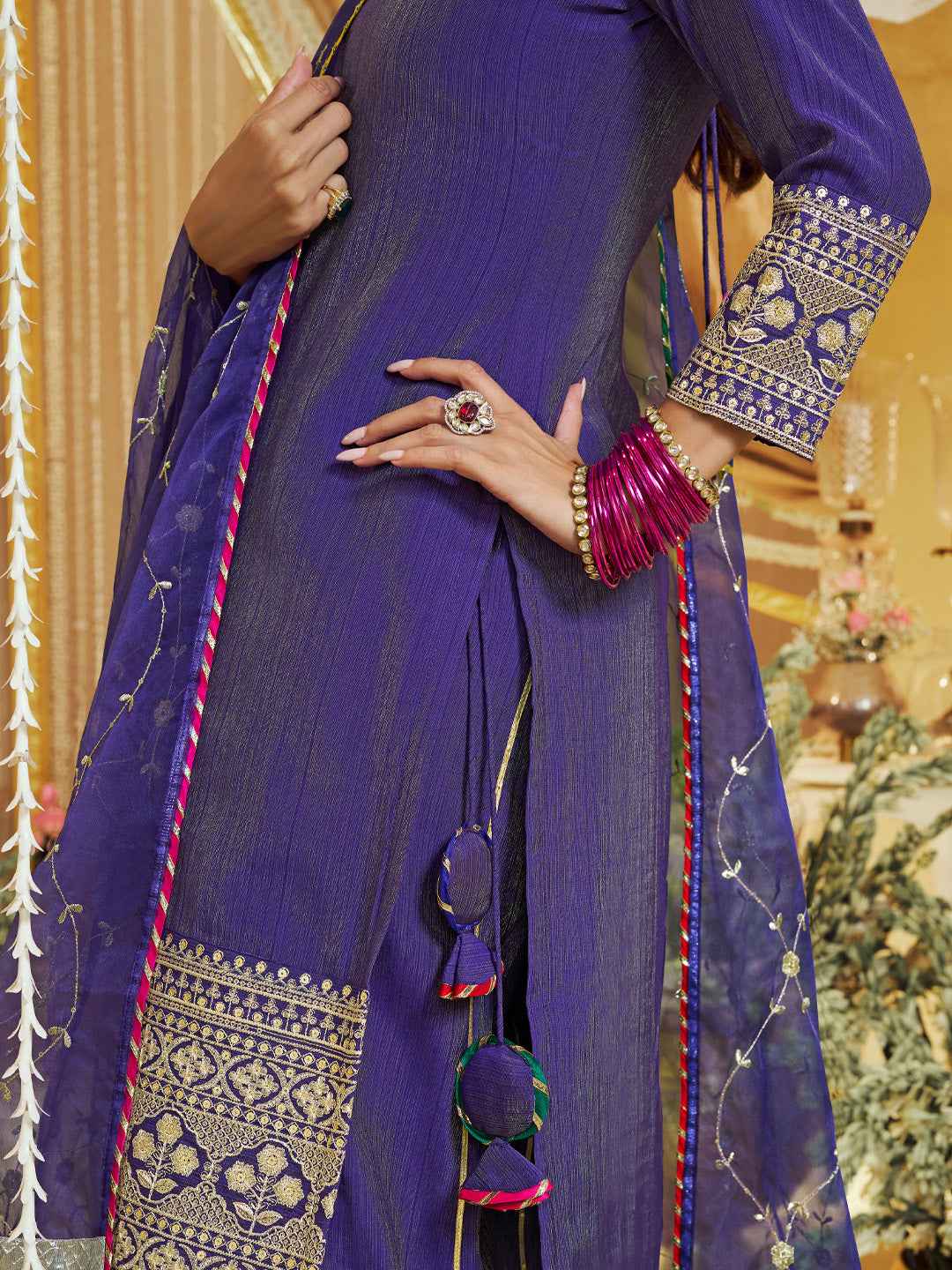 Women Floral Embroidered Regular Kurta with Palazzos & With Dupatta
