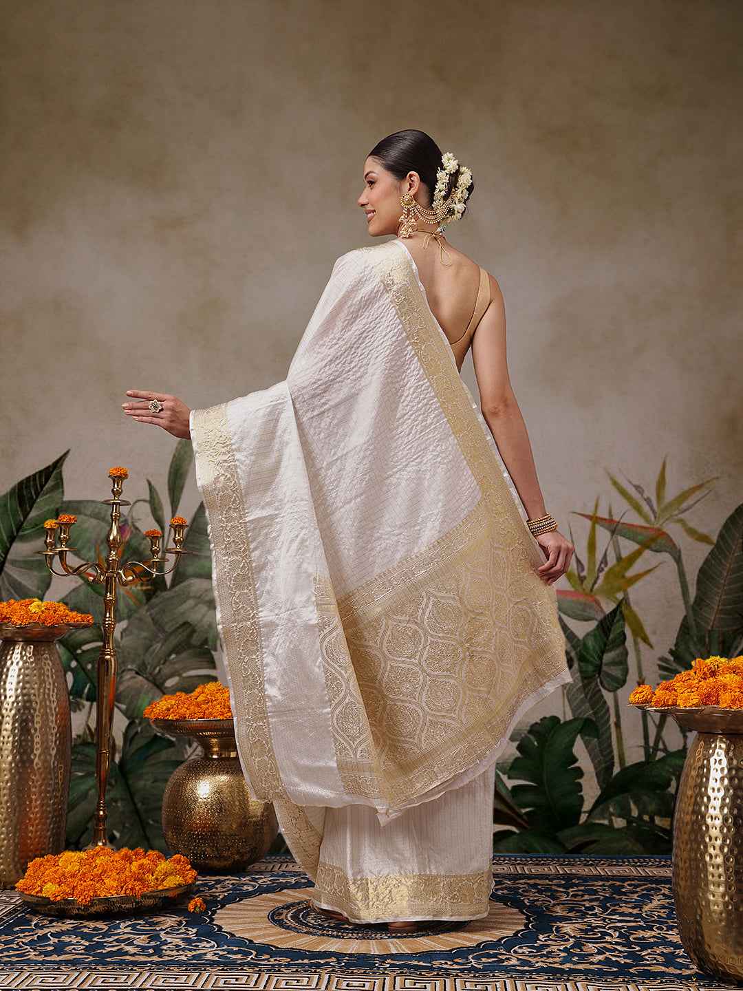 Onam Special Checks Pattern Off White Saree