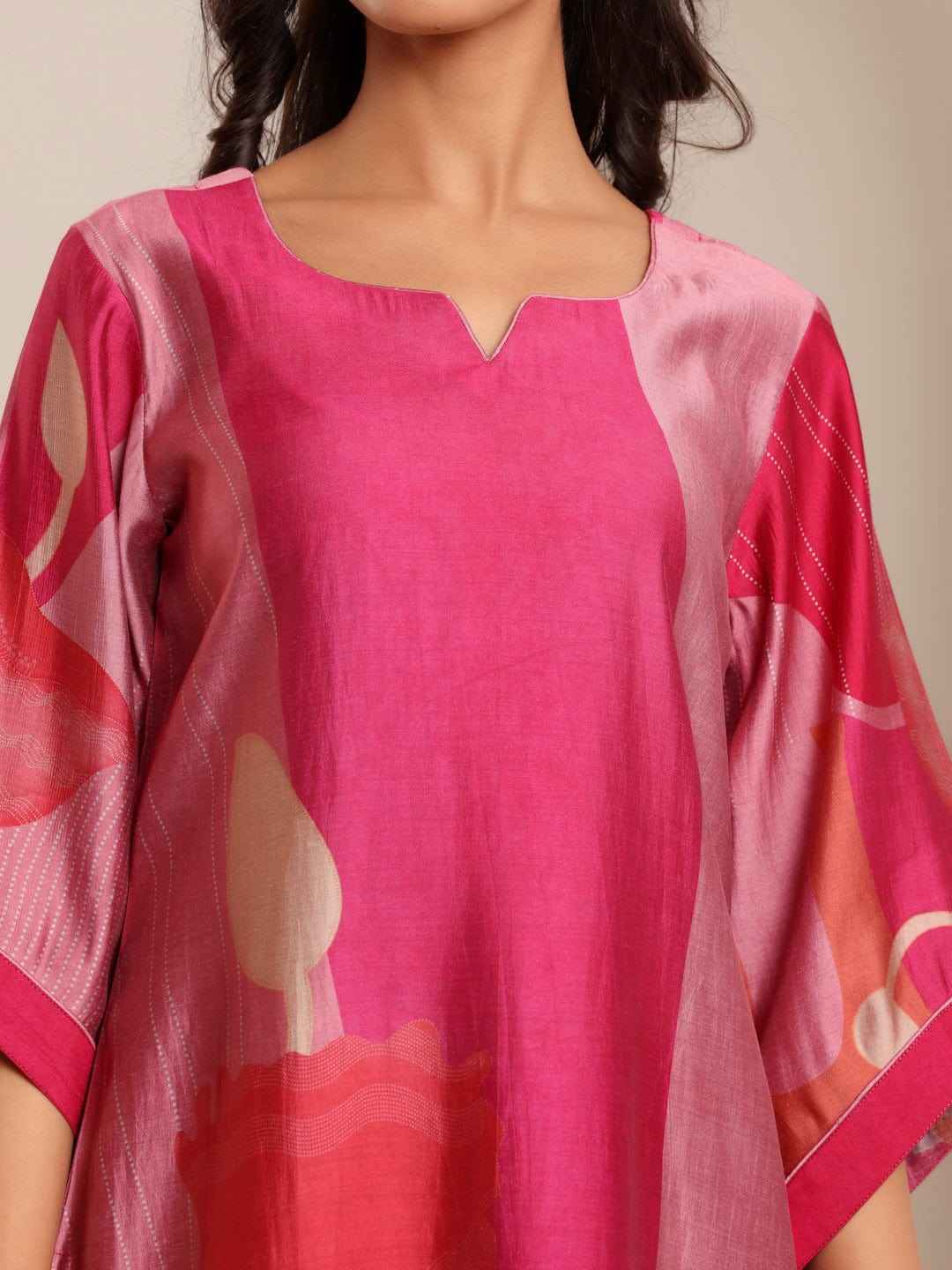 Women Fuschia Pink Abstract Printed Straight Kurta With Trousers