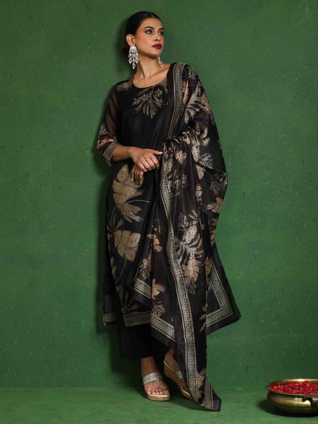 Women Round Neck Floral Printed Embroidered Kurta Paired With Solid Bottom And French Knot Embroidered Dupatta