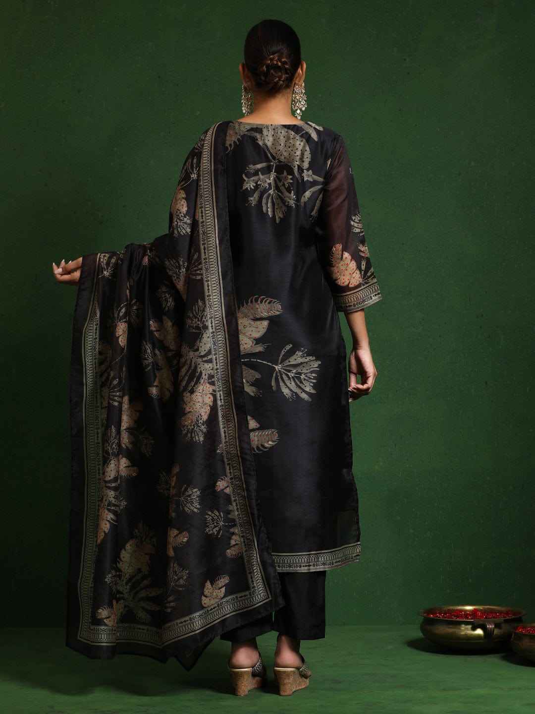 Women Round Neck Floral Printed Embroidered Kurta Paired With Solid Bottom And French Knot Embroidered Dupatta