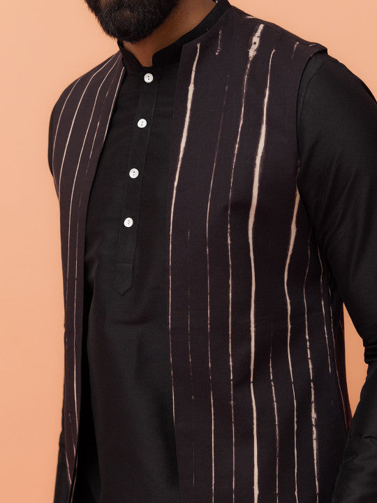 KISAH Mandarin Collar Straight Kurta with Churidar & Printed Jacket