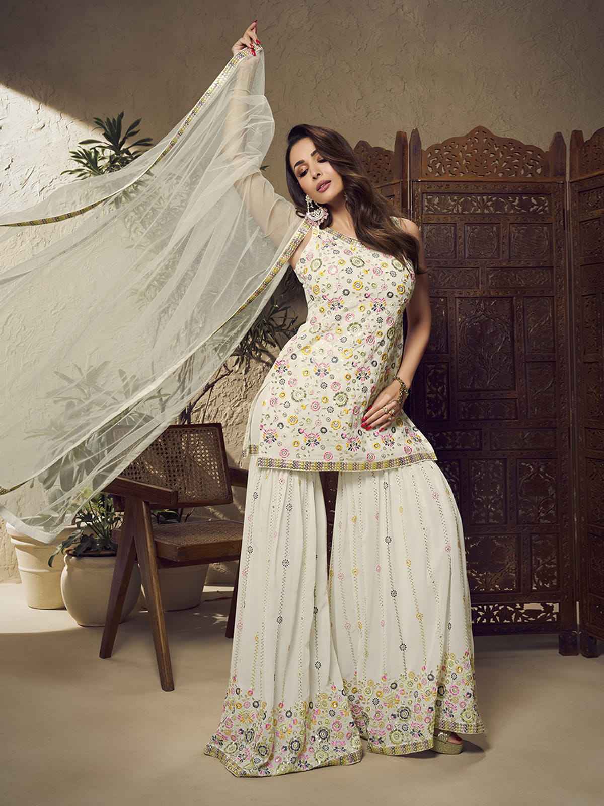 White Floral Multi Thread and Sequines Embroidered Kurta Set
