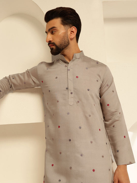 SOJANYA Men Floral Embroidered Regular Thread Work Kurta with Pyjamas