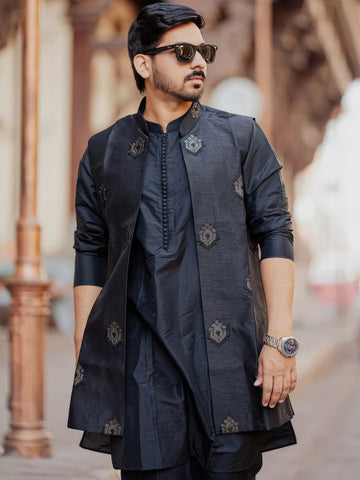KISAH Mandarin Collar Kurta With Ethnic Motifs Embroidered Nehru Jacket & Trouser Set