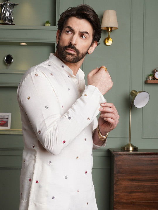 SOJANYA Men Floral Embroidered Regular Thread Work Kurta with Pyjamas